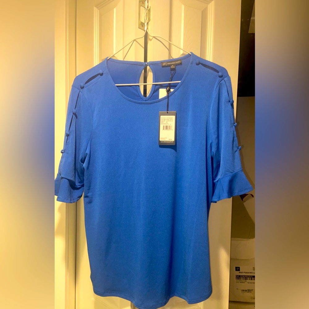 Woman’s shirt NWT